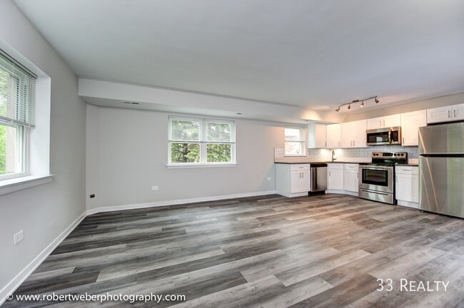 Building Photo - Euclid Place Apartments: 1 Bed 1 Bath With...