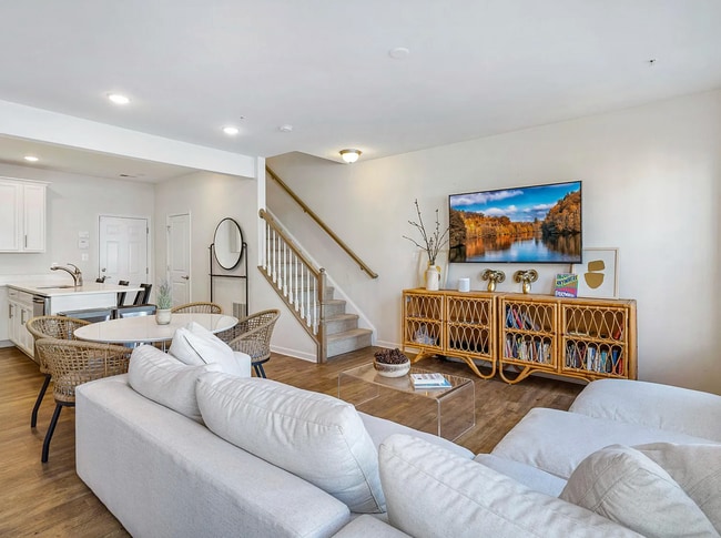 Photo - 6907 Stoddert Ln Townhome