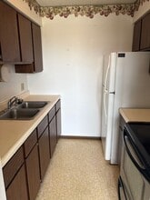 Building Photo - 209 Estelle St