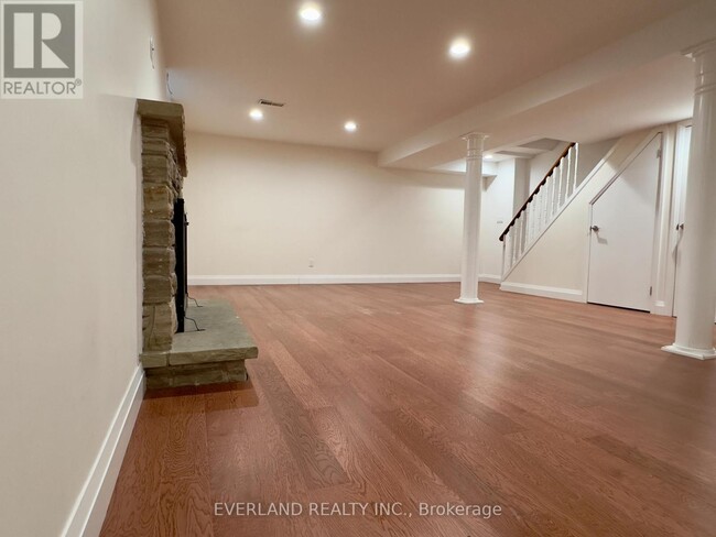 Building Photo - 7 Shaughnessy Blvd