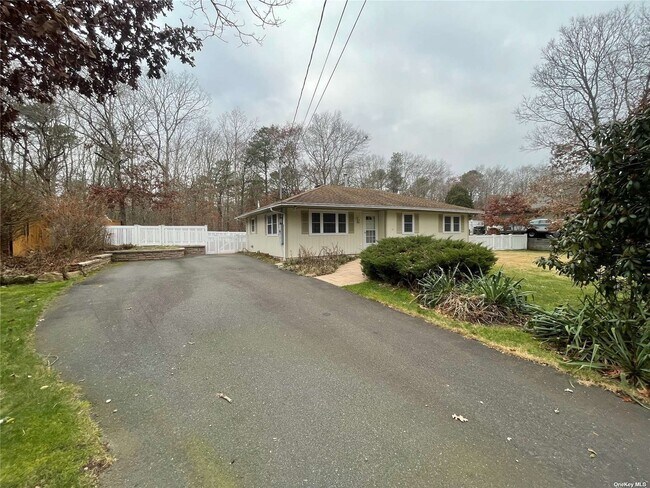 Building Photo - 451 Brookhaven Ave