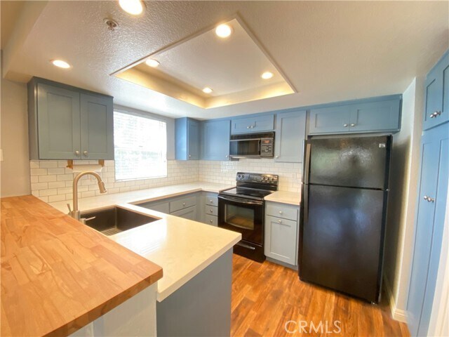 Foto del edificio - 8718 E Indian Hills Rd