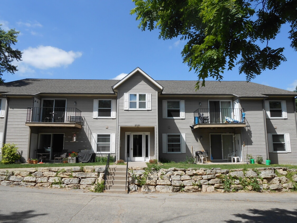 2021 Sherman Ave Apartments in Madison, WI