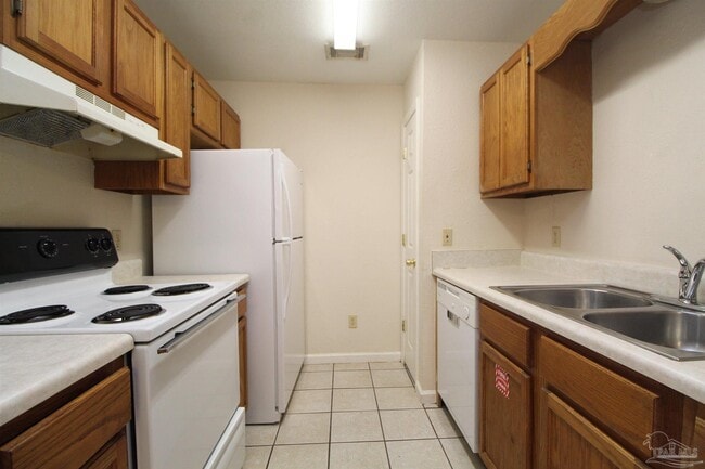 Building Photo - 601 N 61st Ave