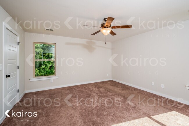 Building Photo - 170 Shiloh Creek Drive