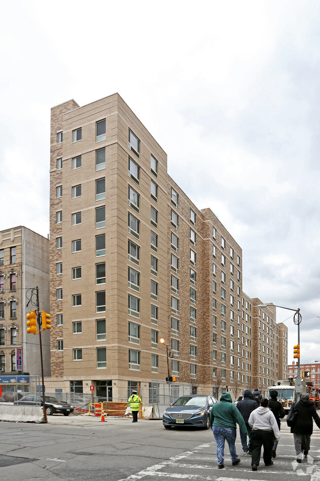 Building Photo - Metro East 99th Street