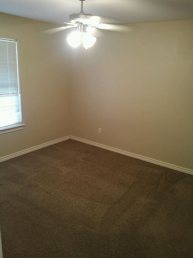 Foto del edificio - 251-251 Graystone Cir