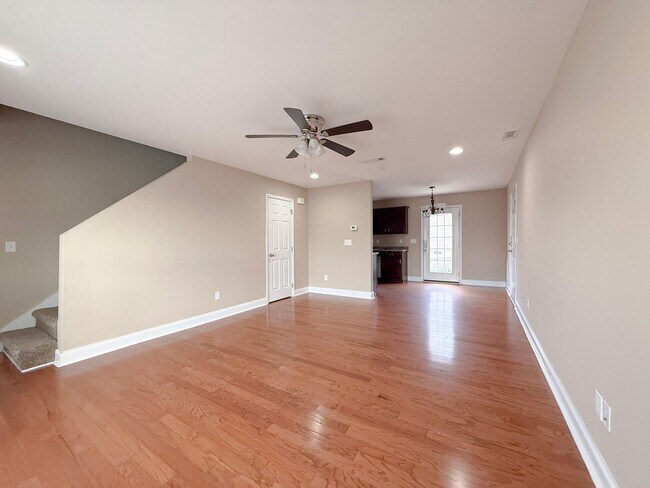 Building Photo - 4 Bedroom Home in the Reserve Neighborhood with Garage