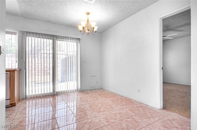 Building Photo - 6211 Meadow Brook Ln