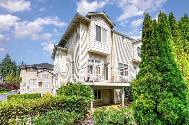 Foto del edificio - Available Now – Spacious 3-Bedroom Townhom...
