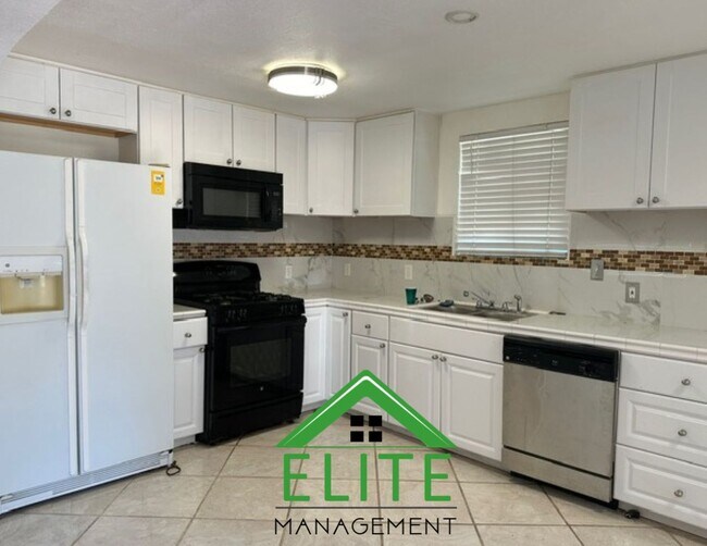 Building Photo - Charming 3-Bedroom Home for Rent in a Prim...