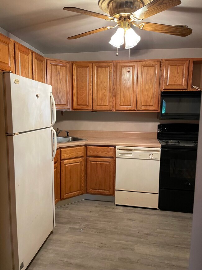 1801 Greentree Rd, Pittsburgh, PA 15220 House Rental in Pittsburgh