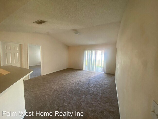 Building Photo - 4 br, 2 bath House - 18 Roxbury Lane