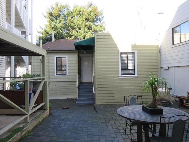 Building Photo - 1 bedroom in San Francisco CA 94123