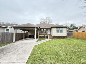 Building Photo - 9750 La Vista Dr