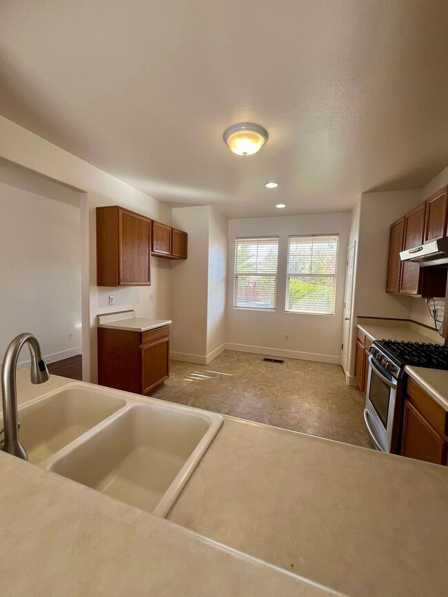Building Photo - 1518 Iratcabal Drive