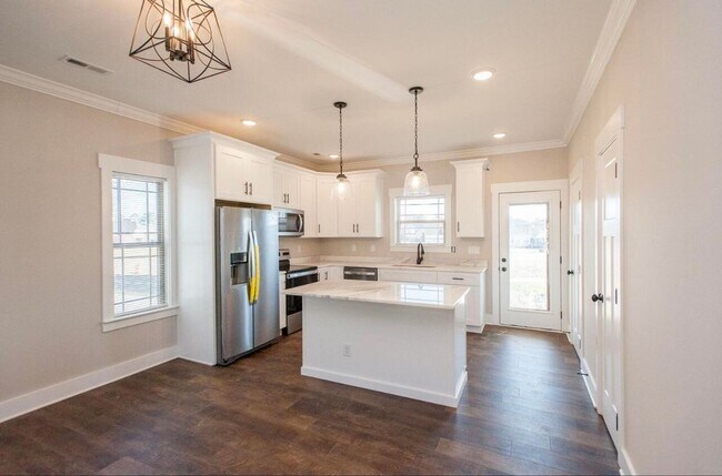 Foto del edificio - Beautiful New Build 4 Bed, 3.5 Bath, Bonus...