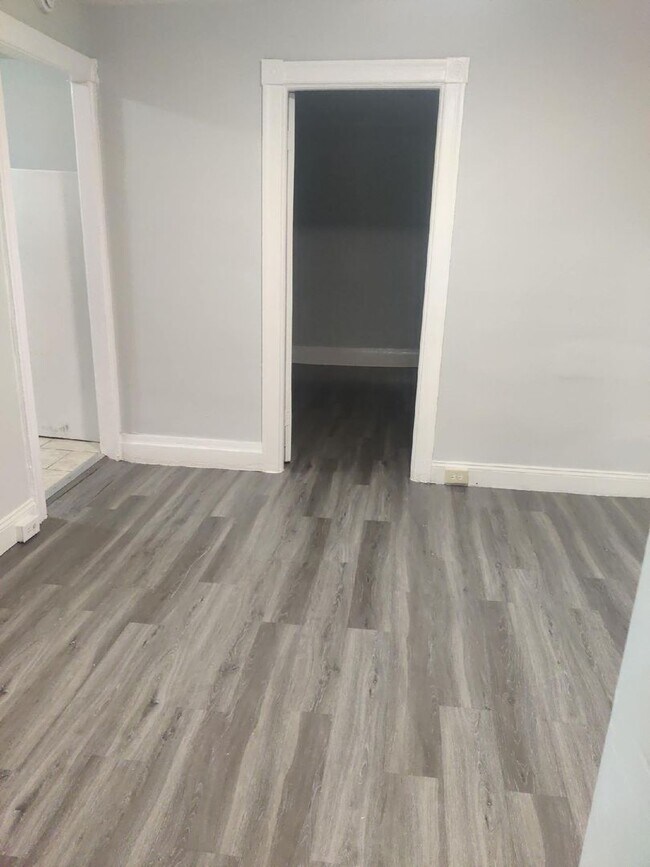 Foto del edificio - 384 Tilghman St