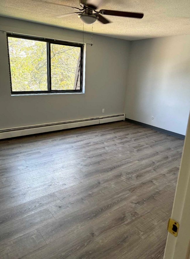 Building Photo - 16 Tiffany Rd