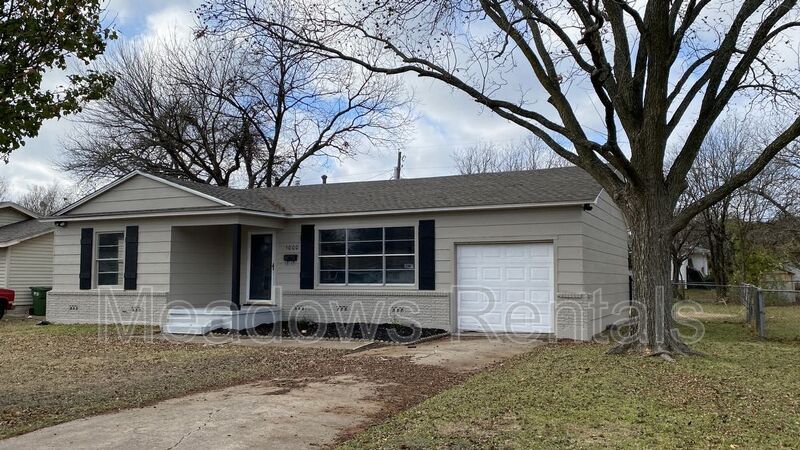 Primary Photo - 1000 N 61st St