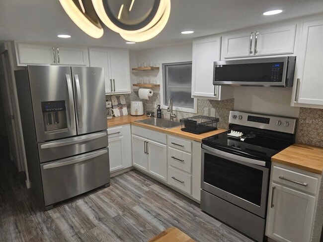 Building Photo - 28488 US-19