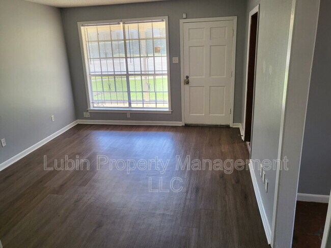 Foto del edificio - 3392 Barron Ave