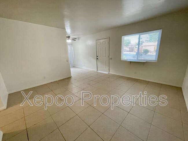 Foto del edificio - 594 E Chuckwalla Rd