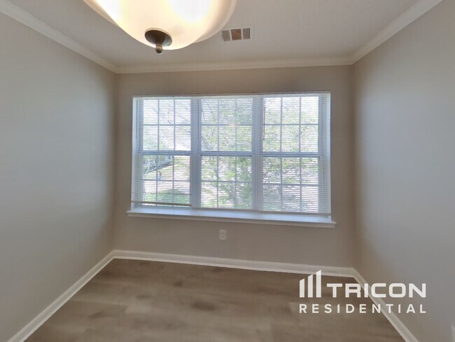 Foto del edificio - 6262 Varnay Ct