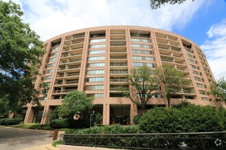 Building Photo - 1805 Crystal Dr