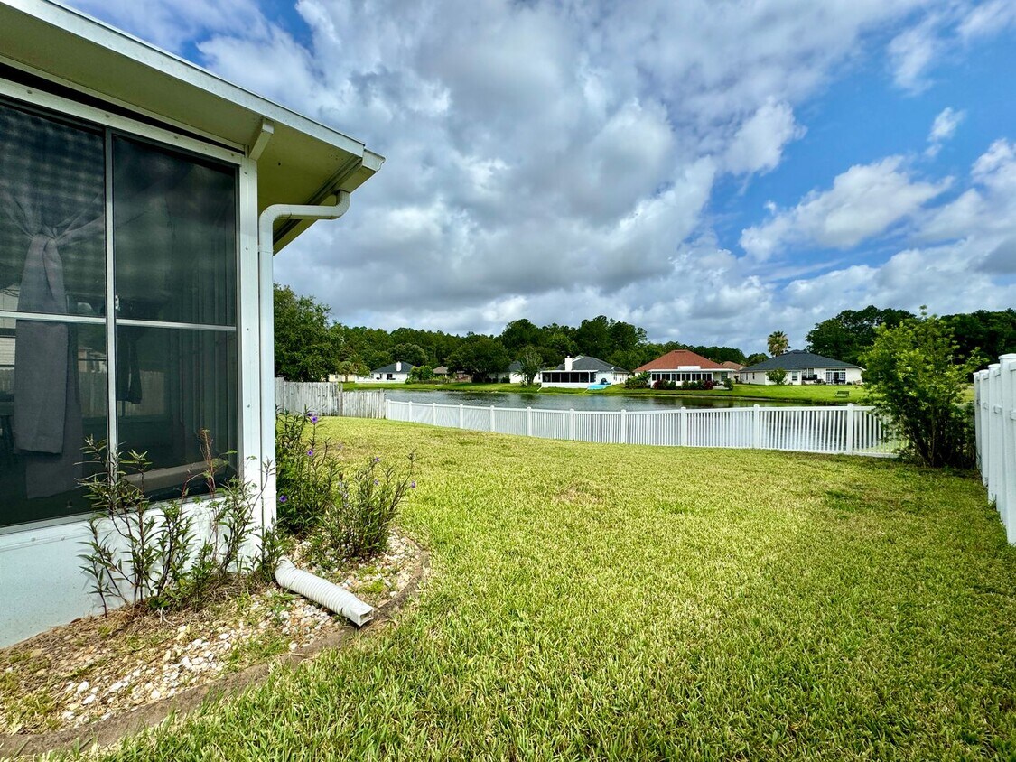 Foto principal - Corner Lot Beauty in Hawkins Cove: 4-Bedro...