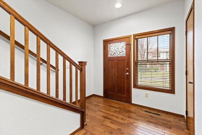 Building Photo - 3126 Alameda St