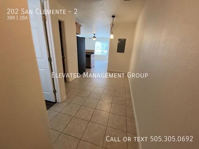 Building Photo - 202 San Clemente Ave