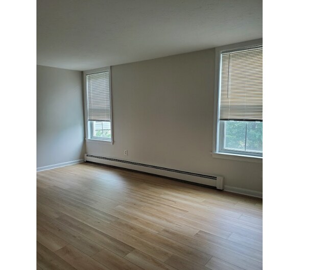 Building Photo - 35 Rockland St