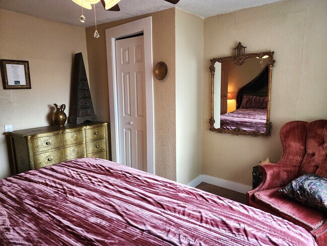 Foto del edificio - 3130 W Longfellow Pl