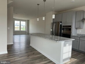 Building Photo - 19 Winterplace Dr