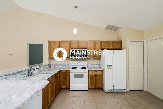 Building Photo - 3 Bedroom Pet-Friendly Home in OCOEE, FL with Main Street Renewal
