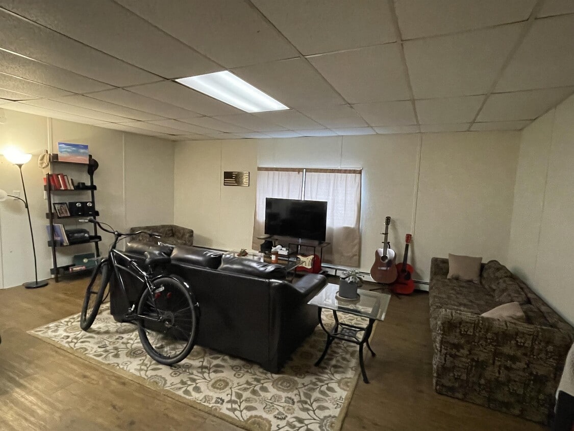 577 Nixon Ave Unit 577C, Indiana, PA 15701 Room for Rent in Indiana