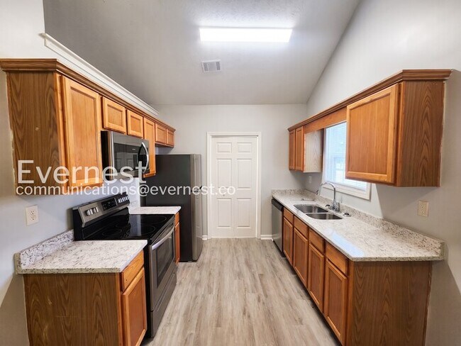 Foto del edificio - 319 Bridgeport Ln