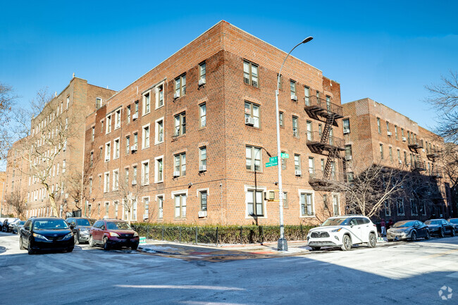 Building Photo - 94-05-94-19 35th Ave