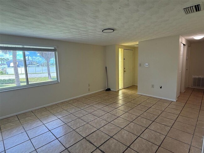 Foto del edificio - 5405 Riverside Dr