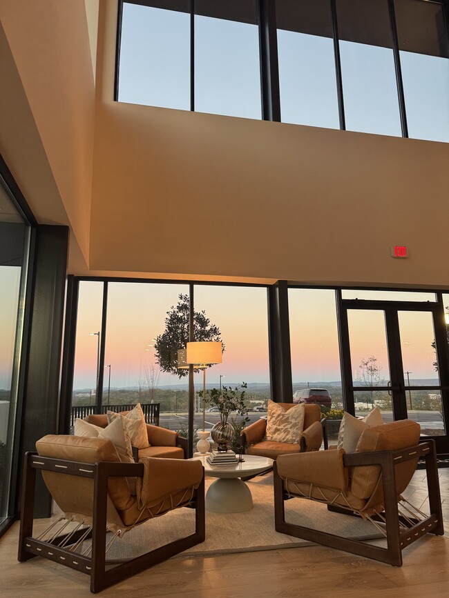 Building Photo - Colina Hillside