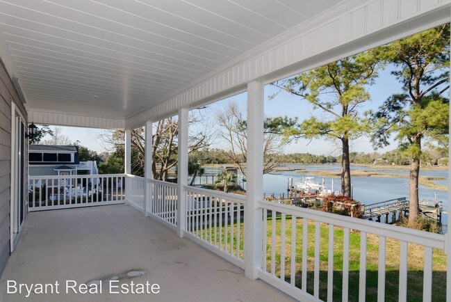 Building Photo - 4 br, 3.5 bath House - 7522 Dunbar Road