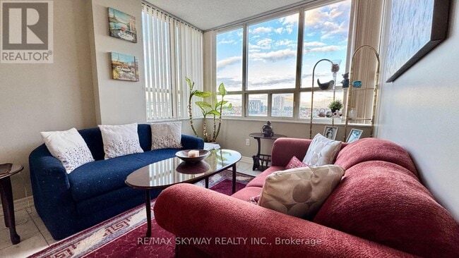 Photo du bâtiment - 30 Malta Ave.