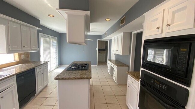 Foto del edificio - 3615 Windbriar Ct