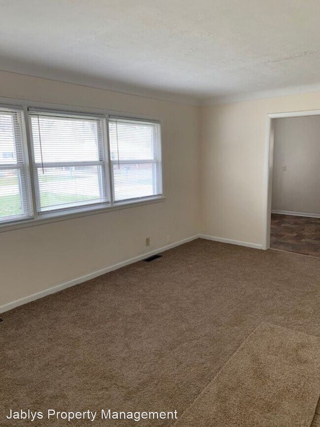 Building Photo - 3 br, 1 bath House - 3436 Burton St