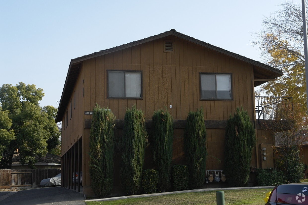 Building Photo - 3352 R St