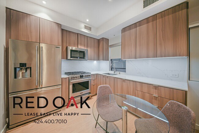 Foto del edificio - 11649 Mayfield Ave