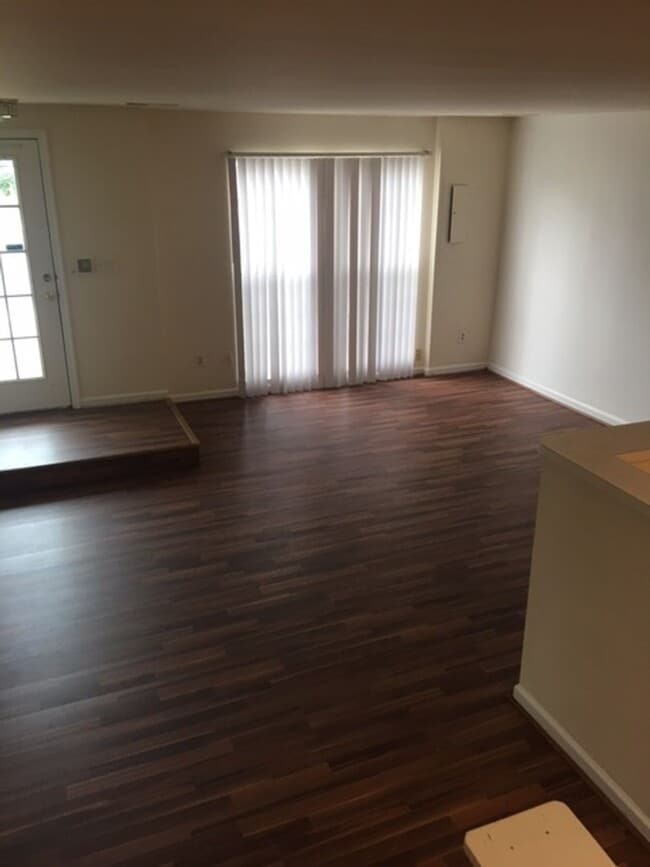Building Photo - Fantastic 3 Bedroom Townhouse in Wellingto...