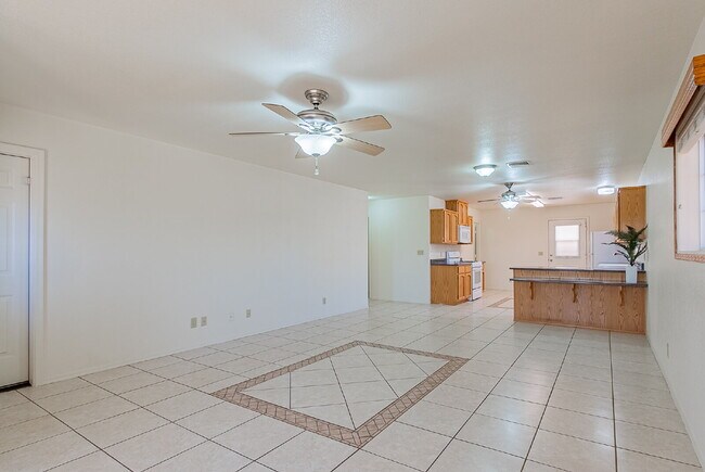 Foto del edificio - "Well Maintained 2-Bedroom, 2 Bathroom hom...