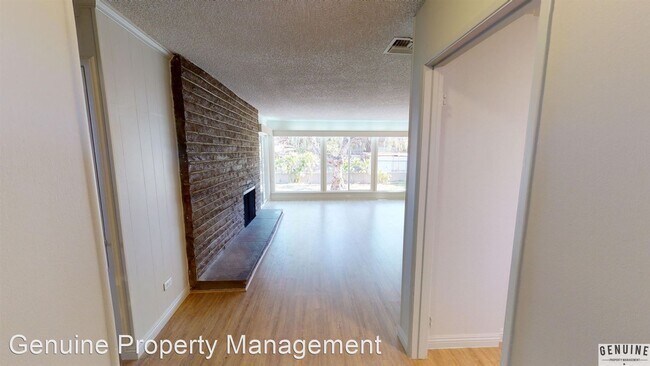 Building Photo - 4 br, 2 bath House - 230 La Plaza Drive